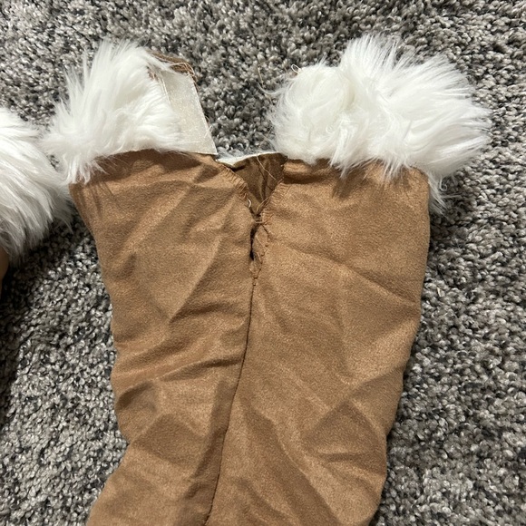 Women's Eskimo Costume - Picture 4 of 4